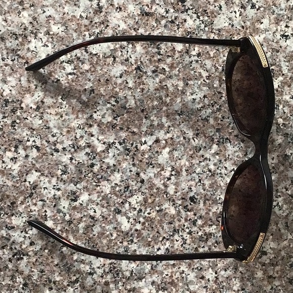 Tiffany & Co. Cat eye tortoise sunglasses - Picture 9 of 11
